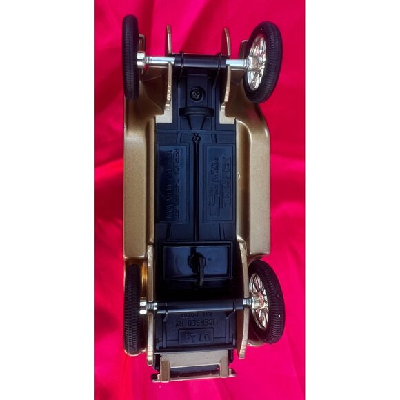 1923 Delivery Van Coin Bank | Replica Models Ltd. Key Included, Est. 1994-2004 - Picture 5 of 13